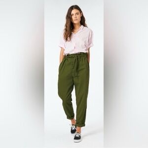 XiRENA Women's “Tyese” Green Cropped Pantsc, size L